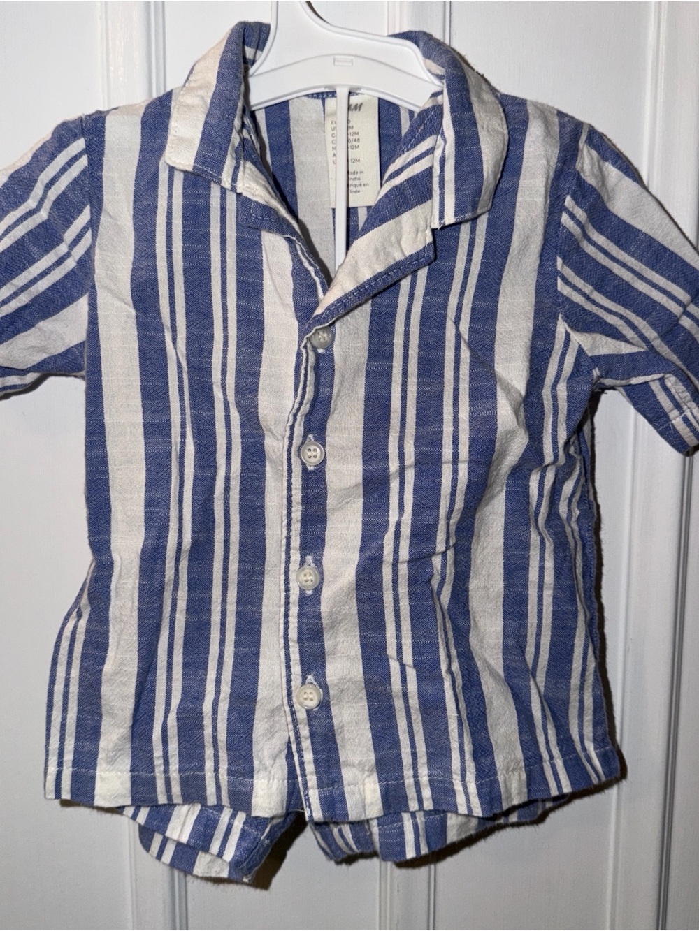 H&M Blue and White Vertical Stripe Short-Sleeve Button-Down Shirt